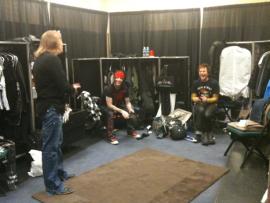 Axl Rose, D.J. Ashba et Tommy Stinson backstage