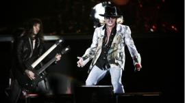 Ron Thal et Axl Rose live à Lima le 25 mars