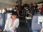 Axl Rose et le groupe dans l'avion pendant la tournée sud-américaine