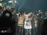 Guns N' Roses saluant la foule à Toronto au Canada