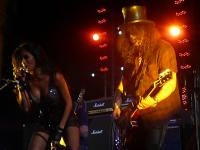 Slash live avec la chanteuse des Pussycat Dolls