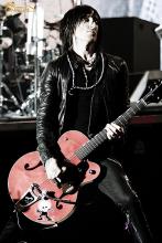 Richard Fortus live à Moscou en juin 2010