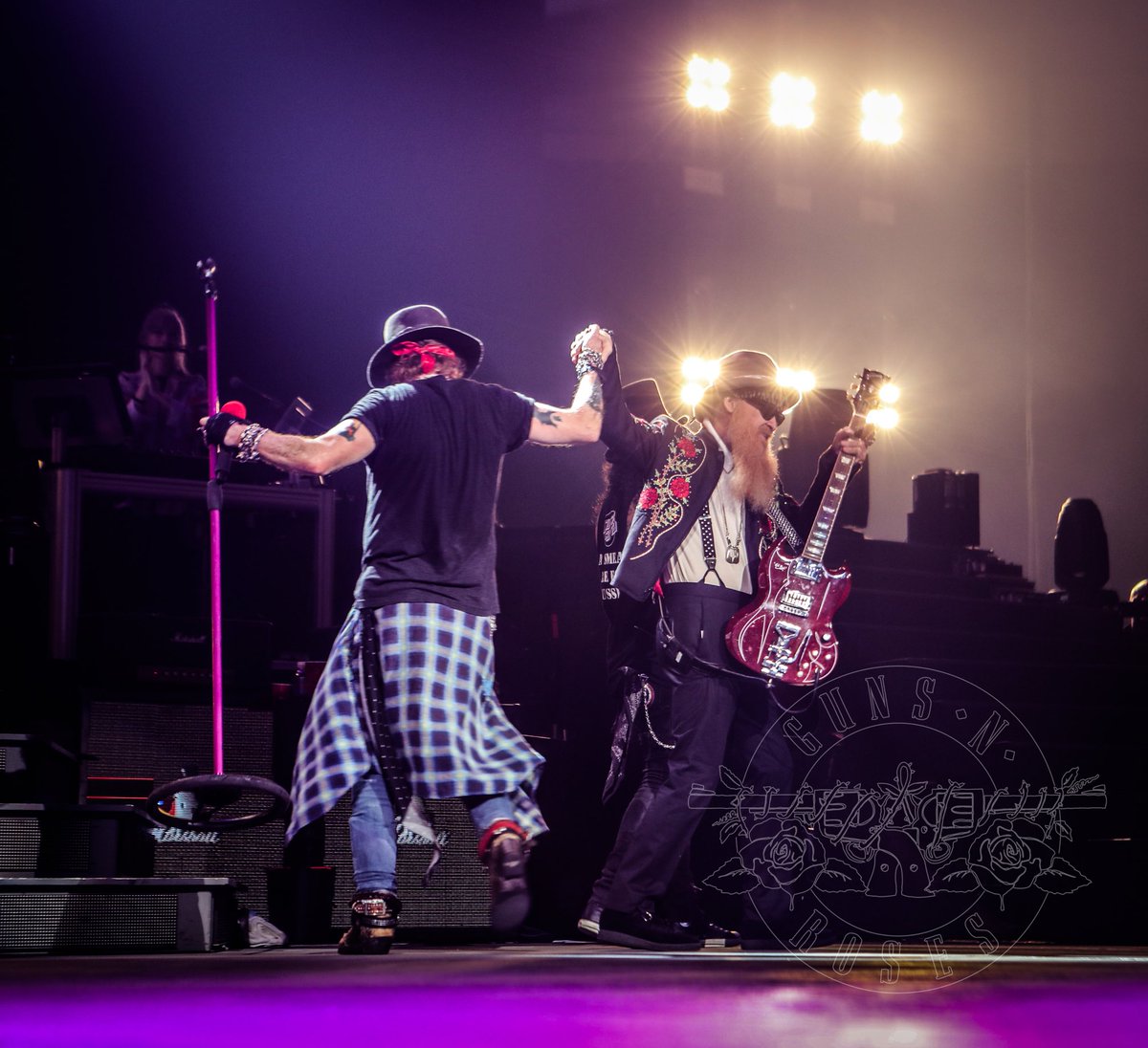 photo axl rose billy gibbons live houston 2017