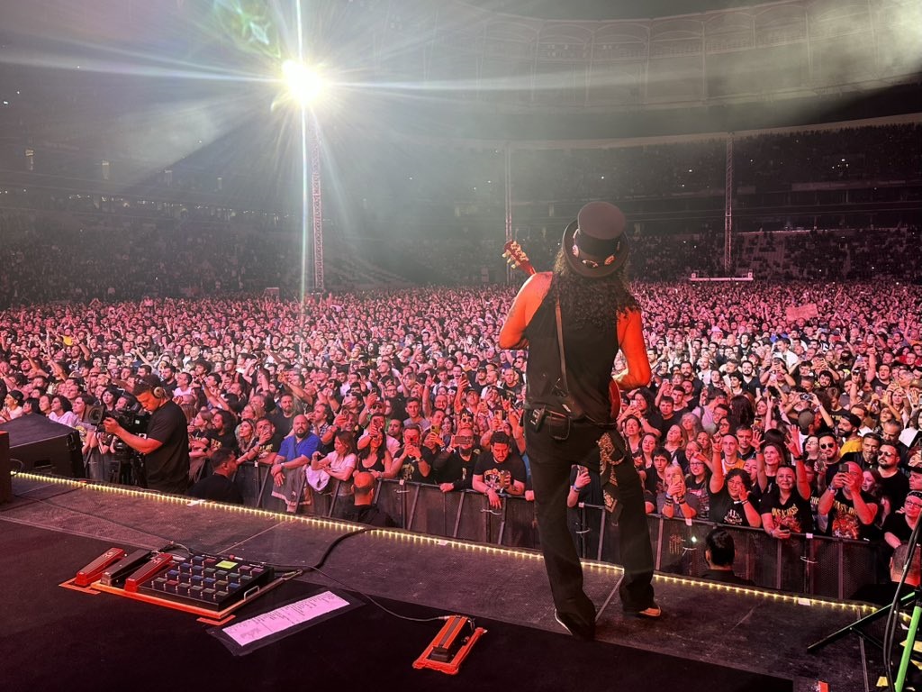 guns n roses Istanbul turquie 2025 guns n roses Istanbul turquie 2025 slash stage