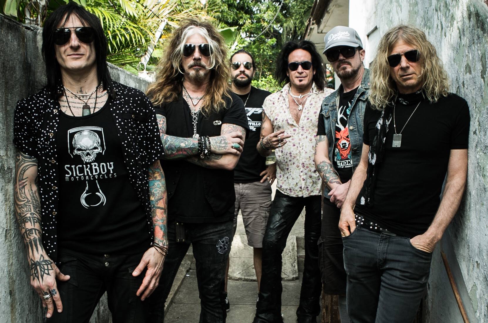 Dead daisies band 2015 revolucion dizzy reed richard fortus guns n' roses