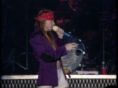 Axl Rose dans le DVD Live in Tokyo de Guns N' Roses