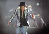 Concerts 2010 south america 0316 porto alegre axl03