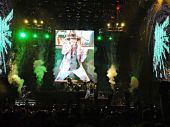 Concerts 2010 south america 0316 porto alegre axl04