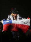 Concerts 2010 south america 0320 santiago axl03