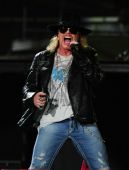Concerts 2010 world 1201 townsville axl05