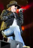 Concerts 2010 world 1216 abu dhabi pro axl02