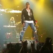 Concerts 2012 0511 moscow axl05