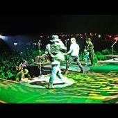 Axl Rose Tommy Stinson Ron Bumblefoot Thal live Istanboul Turquie juillet 2012