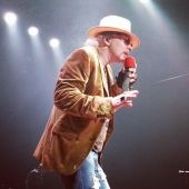 Concerts 2012 1216 jakarta axl01