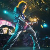 Concerts 2013 0317 melbourne Ron Bumblefoot Thal