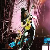 Concerts 2016 0623 detroit concert slash02
