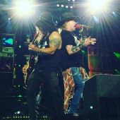 Concerts 2016 0723 east rutherford slash axl01