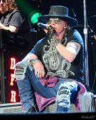 Concerts 2016 0724 east rutherford axl03