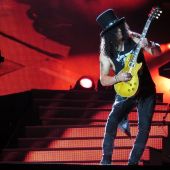 Concerts 2016 1117 curitiba slash03