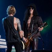 Concerts 2017 0129 tokyo slash07