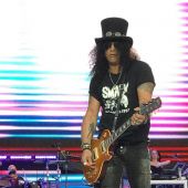 Concerts 2017 0816 buffalo slash01