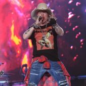 Concerts 2018 1108 jakarta band04