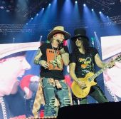 Concerts 2018 1117 taipei concert axl slash01