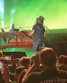 Concerts 2023 1014 seattle slash01.