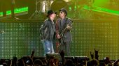 Concerts videos live london screen axl izzy01