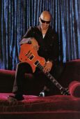 Velvet revolver 0311guitarworld06