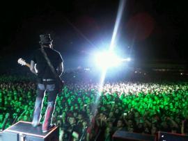 D.J. Ashba live à Bucarest en Roumanie