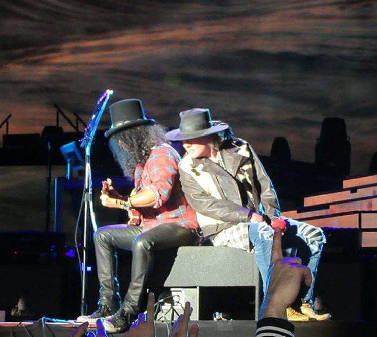 Slash et Axl à Rosario, argentine Slash et Axl à Rosario, argentine guns n' roses 2016