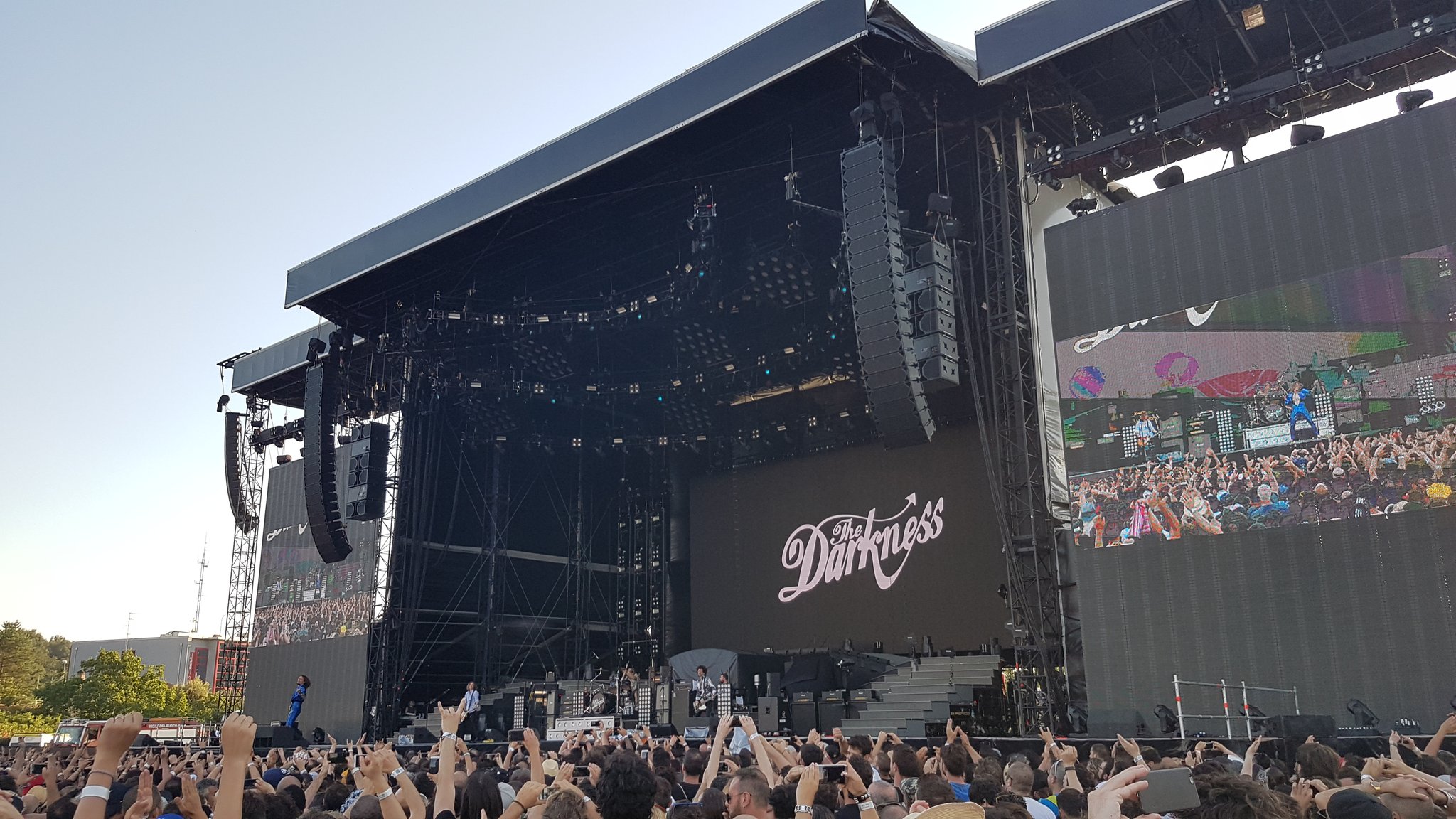 imola 2017 guns n roses the darkness