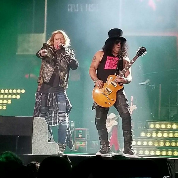 photo concert guns n roses axl rose slash 2017