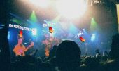 Concerts 2001 1229 vegas groupe2 fleches