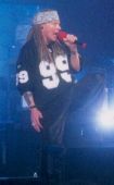 Concerts 2002 0814 hongkong retouche axl2