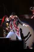 Concerts 2009 1216 osaka axl03