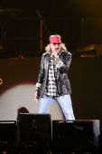 Concerts 2009 1216 osaka axl08