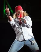 Concerts 2010 0113 winnipeg axl03