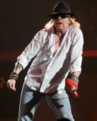 Concerts 2010 0113 winnipeg axl08