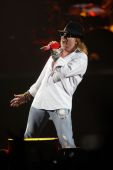 Concerts 2010 0113 winnipeg axl12