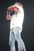 Concerts 2010 0113 winnipeg axl15