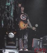 Concerts 2010 0201 quebec city dj ashba04