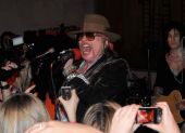 Concerts 2010 0214 newyork rosebar axl05