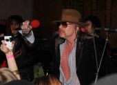 Concerts 2010 0214 newyork rosebar axl08