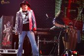 Concerts 2010 europe 0608 moscow axl dizzy01