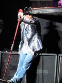 Concerts 2010 europe 0901 dublin axl01