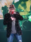 Concerts 2010 europe 0908 zurich axl05
