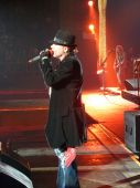 Concerts 2010 europe 0913 paris bercy slash2baz Axl Rose