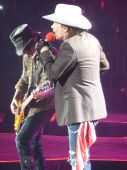 Concerts 2010 europe 0913 paris bercy slash2baz P1030602